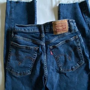 Preowned Levi Strauss Denim Jeans, Wedgie Straight, Sz 25